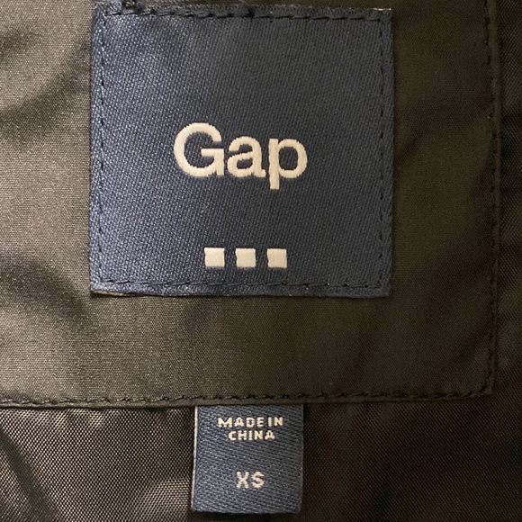 Black GAP Puffer Jacket - Picture 2 of 8